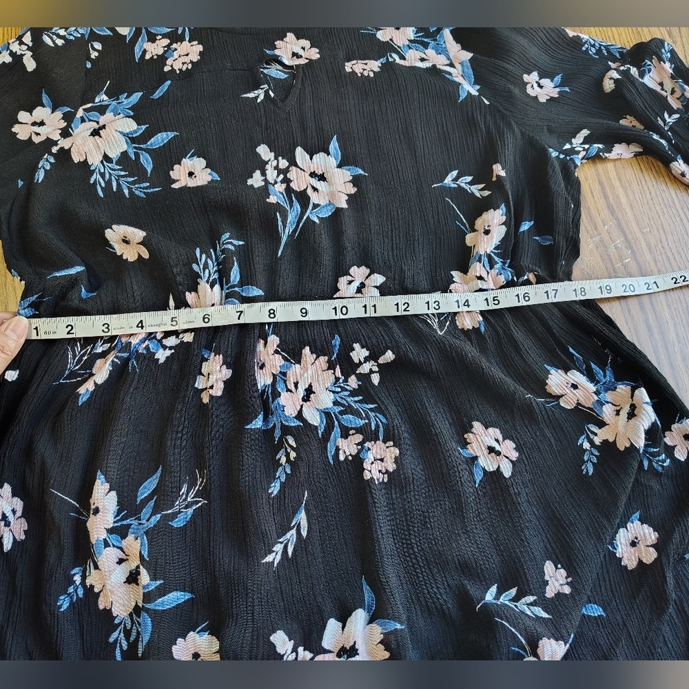 Torrid black floral blouse asymmetrical long sleeve elasticated waist rayon 1. - Picture 11 of 15
